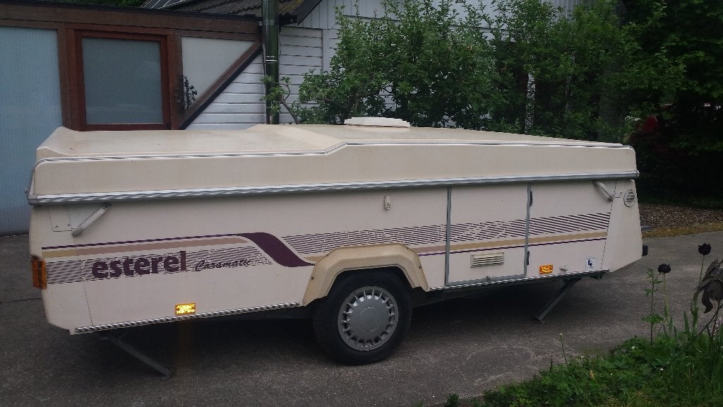 plooicaravan Esterel, Caravans en Kamperen, Caravans, Particulier, tot en met 3, 500 - 750 kg, Standaardzit, Esterel, Dwarsbed