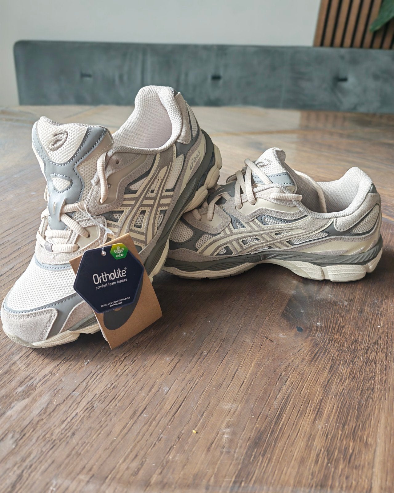 ASICS GEL-NYC Cream Oyster Grey Sneakers maat 43.5, Nieuw!, Overige kleuren, Nieuw, Ophalen of Verzenden, Sneakers of Gympen