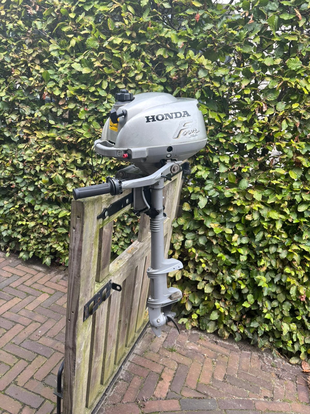 Een 2 pk honda buitenboordmotor, Ophalen of Verzenden, Gebruikt