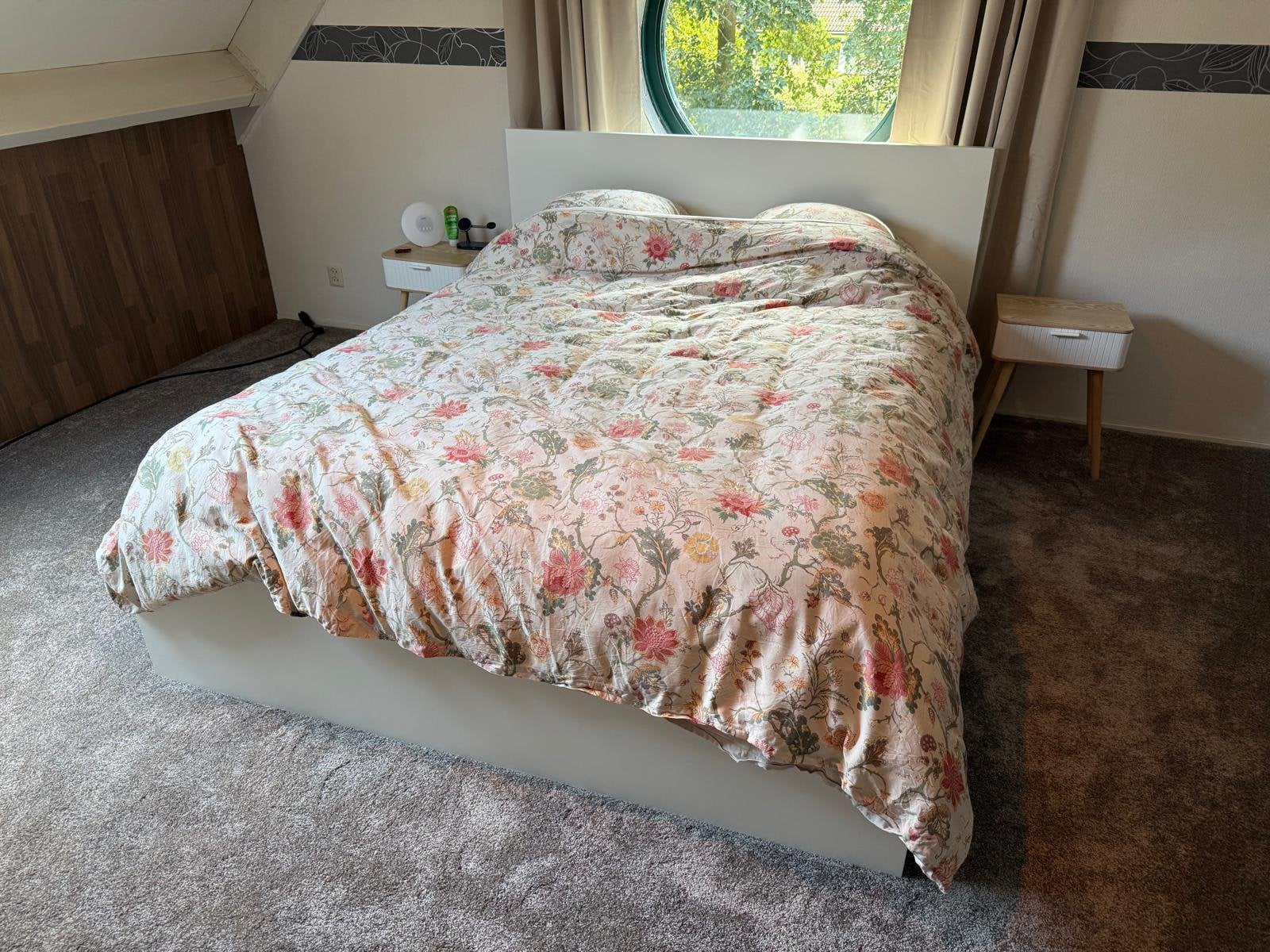Ikea bed, Ophalen, Wit, Tweepersoons, Zo goed als nieuw