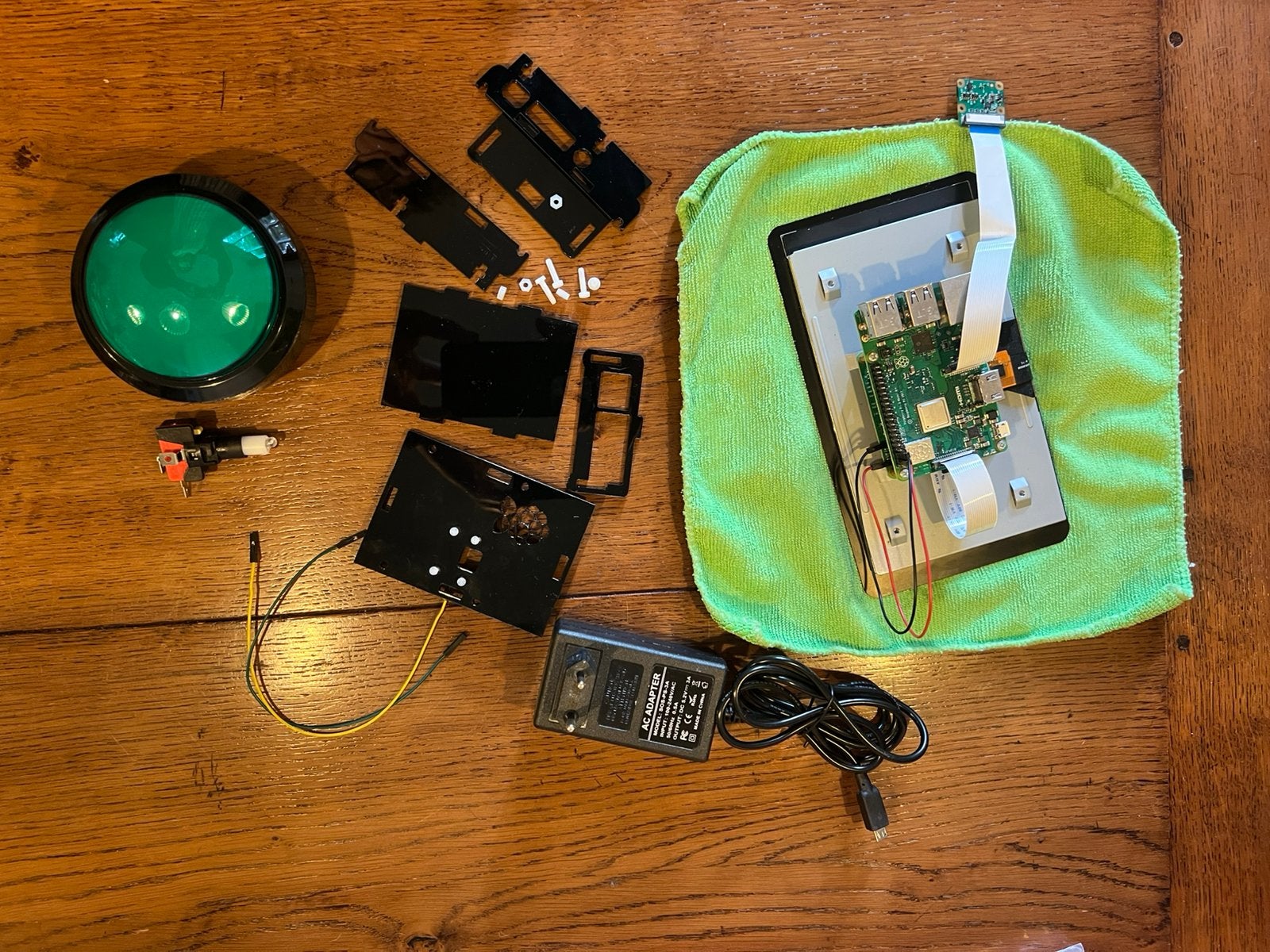 Raspberry Pi 3B complete photobooth set met scherm en camera, Ophalen of Verzenden, Zo goed als nieuw