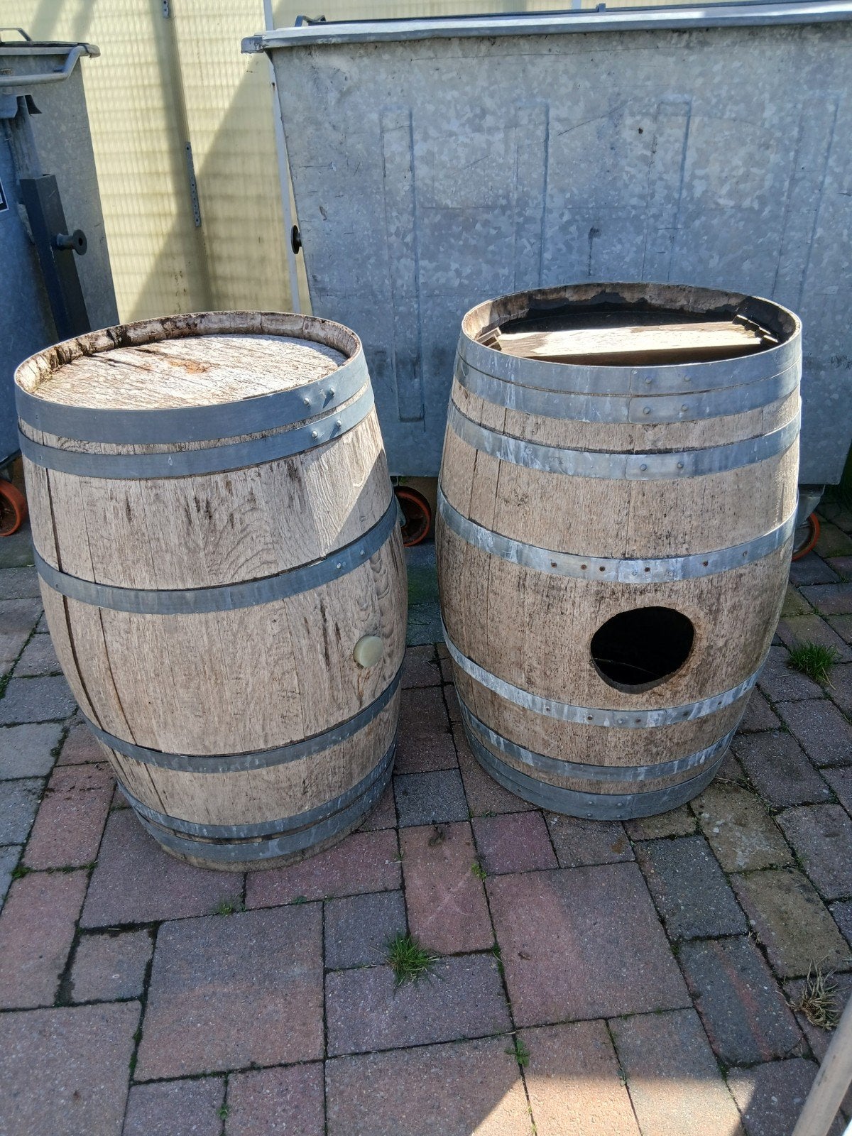 Twee gebruikte houten wijnvaten - decoratief, Ophalen, Gebruikt