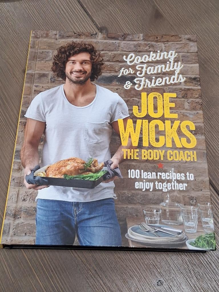 Joe Wicks cooking Cooking for Family & Friends, Ophalen of Verzenden, Zo goed als nieuw