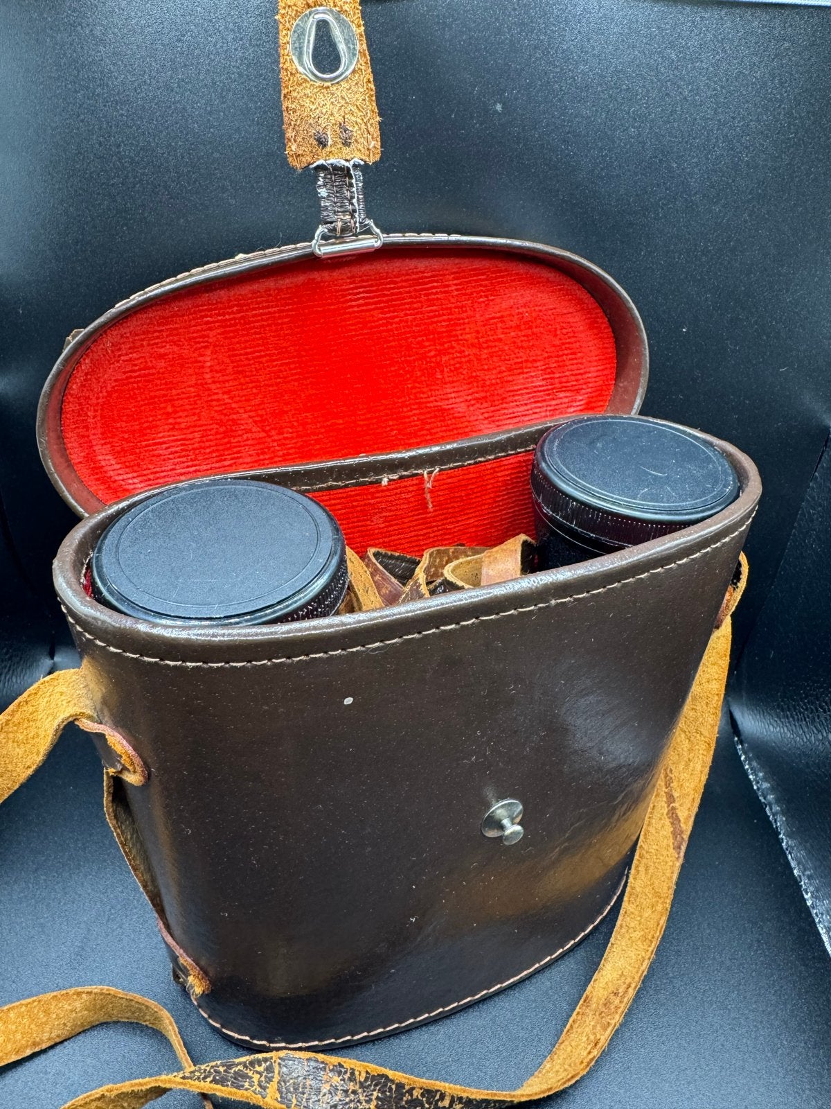 Vintage Brilliant 8x40 verrekijker met leren tas, Gebruikt, Verzenden, Dakkant (recht), 8 tot 12x