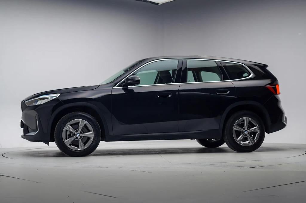 BMW X1 sDrive18i Nieuw model [ Cruise Trekhaak Clima Navi Ap, 136 pk, Gebruikt, Zwart, Origineel Nederlands