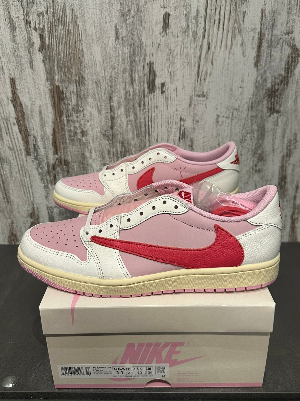 Jordan 1 Retro Low OG SP Travis Scott Tropical Pink  Maat 45, Kleding | Heren, Schoenen, Ophalen of Verzenden, Nieuw, Overige kleuren