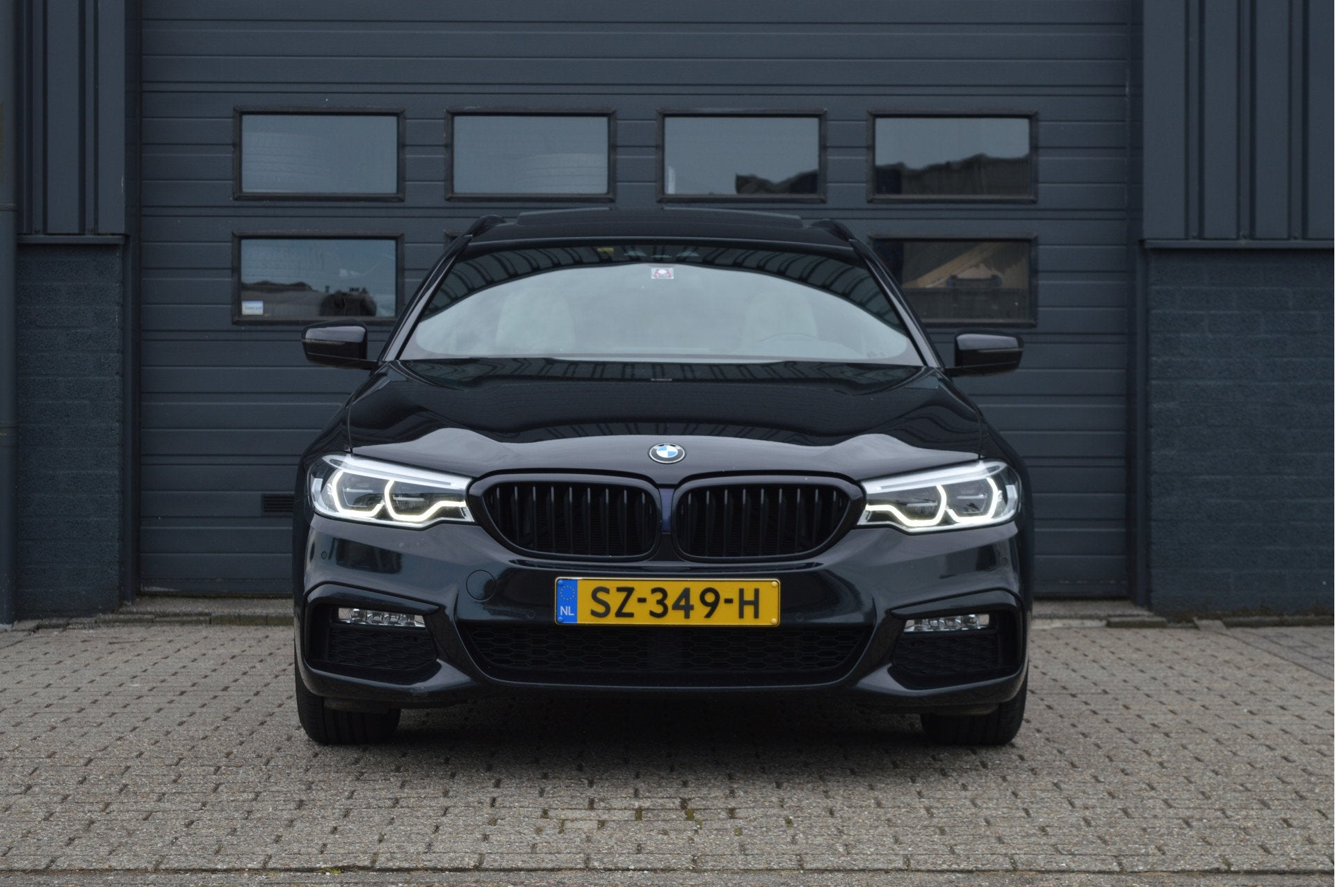 Foto 5 van BMW 5 Serie Touring 520i High Executive | M-PAKKET | PANO |