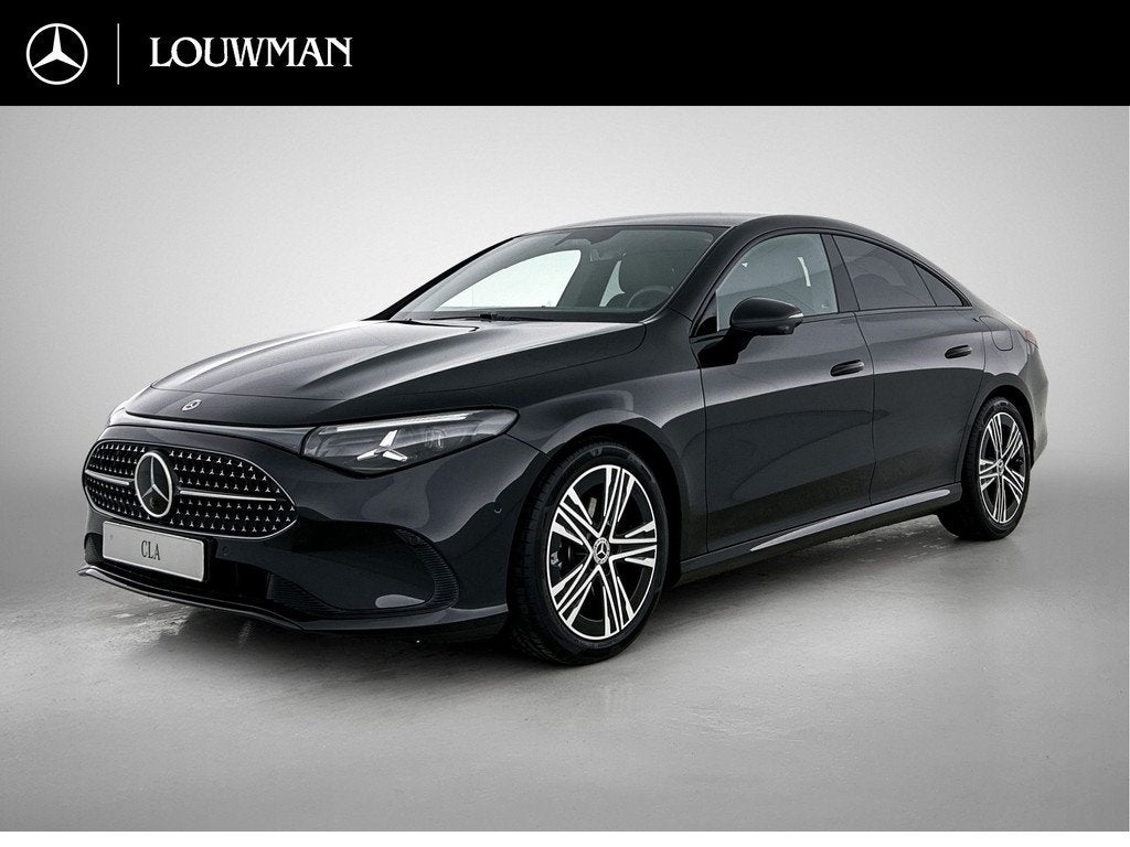 Mercedes-Benz CLA-Klasse 180 Business Solution | Nightpakket, Auto's, Mercedes-Benz, CLA, 136 pk, Zwart, 4 cilinders
