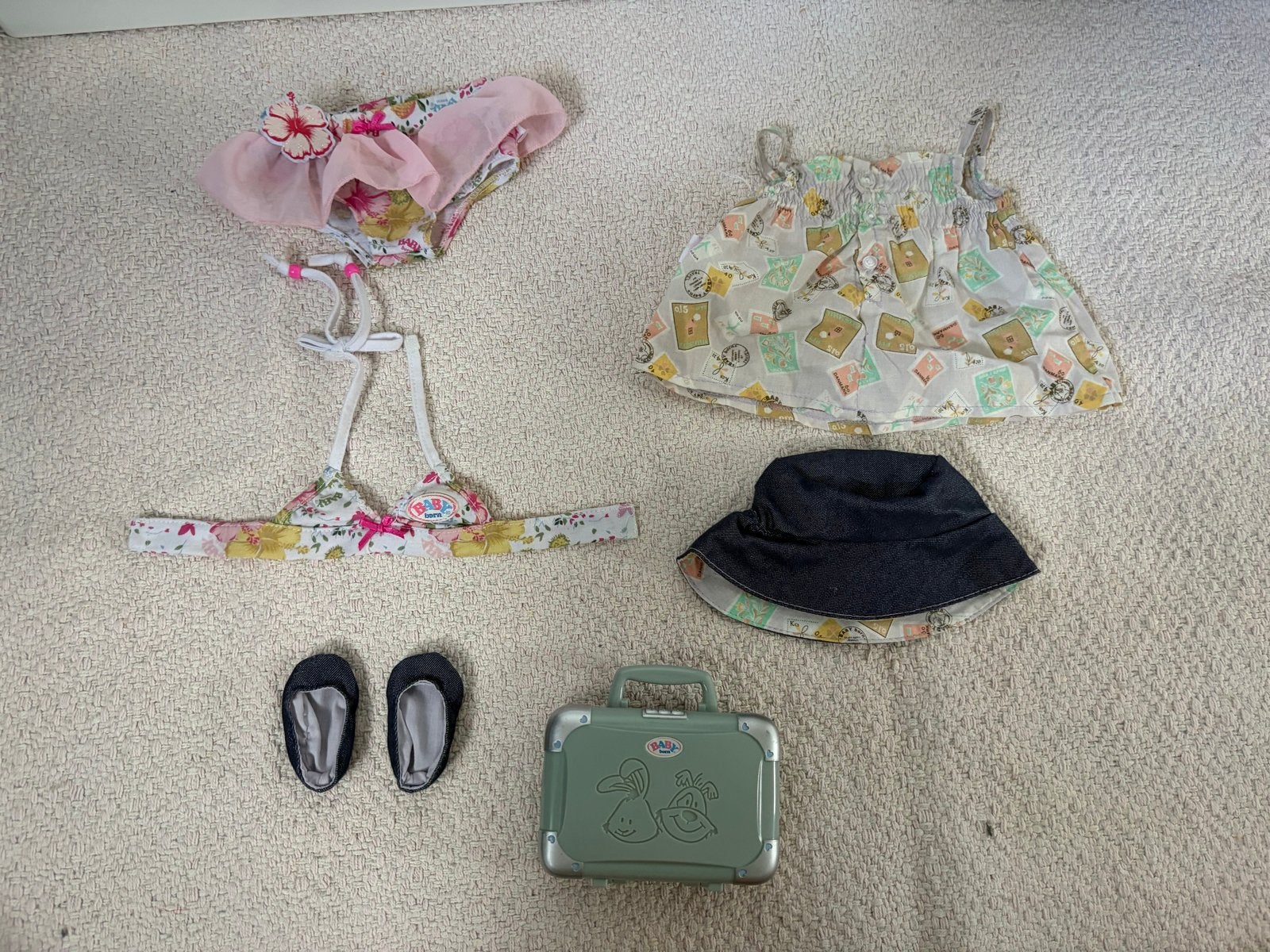 Baby Born vakantie kleding set (EXCLUSIEF POP), Kinderen en Baby's, Ophalen of Verzenden, Gebruikt, Babypop