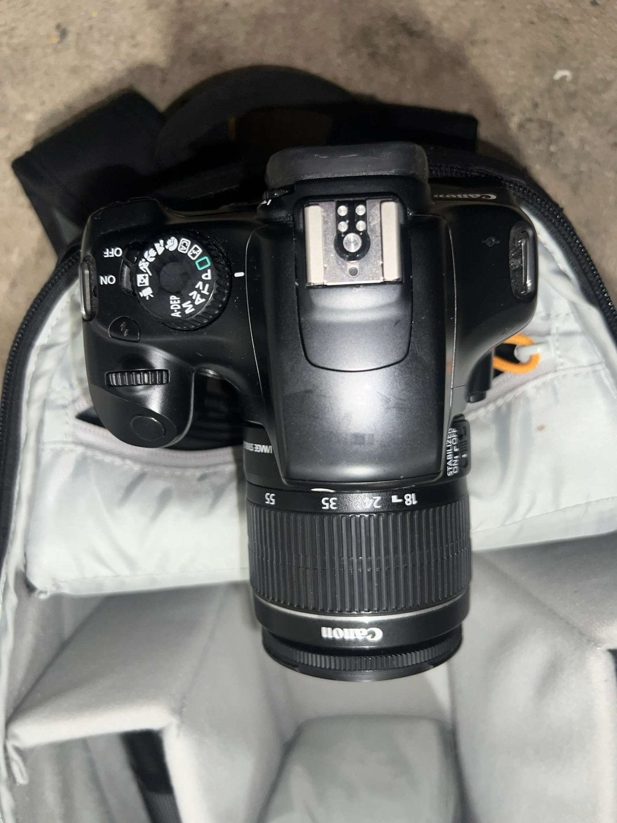 Foto 10 van Canon EOS 1100D spiegelreflexcamera met lenzen en flitser