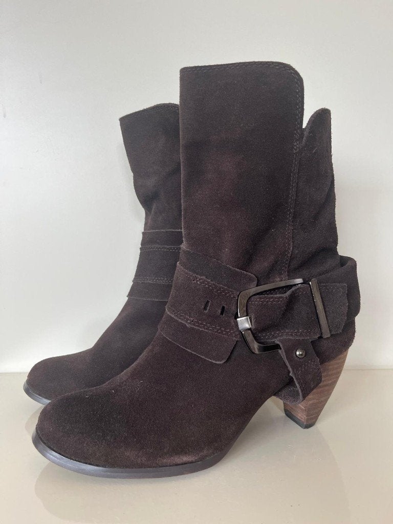 FLY London enkellaarsjes donkerbruin suède - maat 38, Kleding | Dames, Bruin, Lage of Enkellaarzen, Ophalen of Verzenden, Onbekend