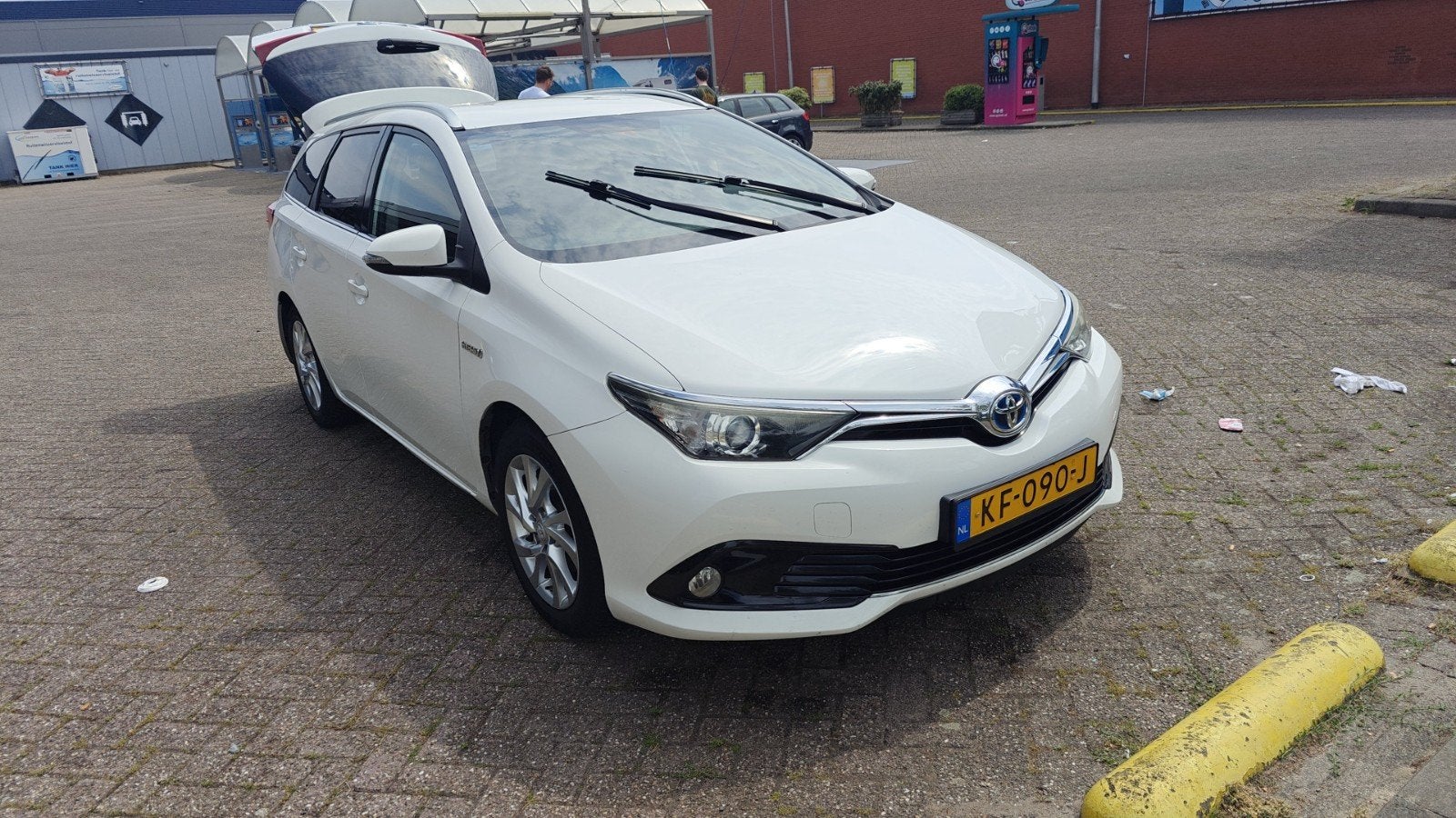 Toyota Auris 1.8 Hybrid 5DR CVT 2016 Wit, Auto's, Toyota, 28 km/l, 345 kg, Wit, Origineel Nederlands