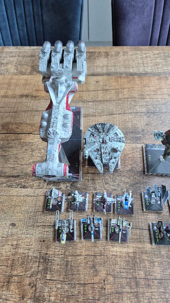 X-wing miniatures set met 21 schepen eerste editie, Hobby en Vrije tijd, Wargaming, Ophalen, Zo goed als nieuw, Overige soorten