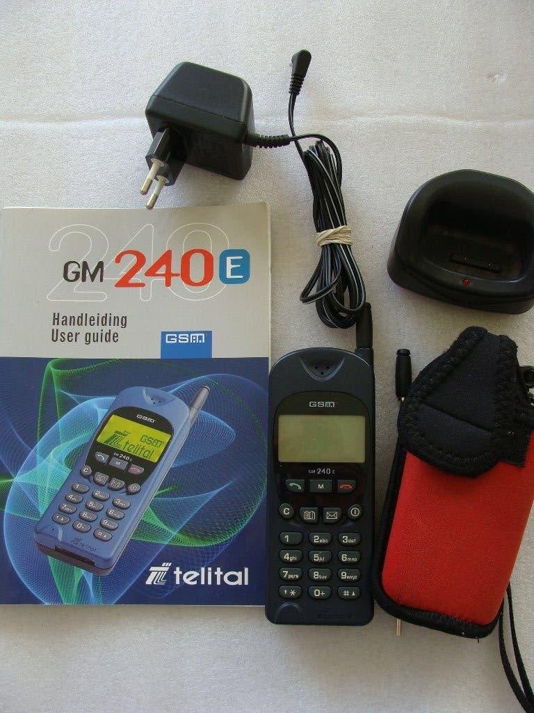 Vintage gsm Brick model TELIT GM240E van 2020, Gebruikt, Geen camera, Ophalen of Verzenden, Klassiek of Candybar