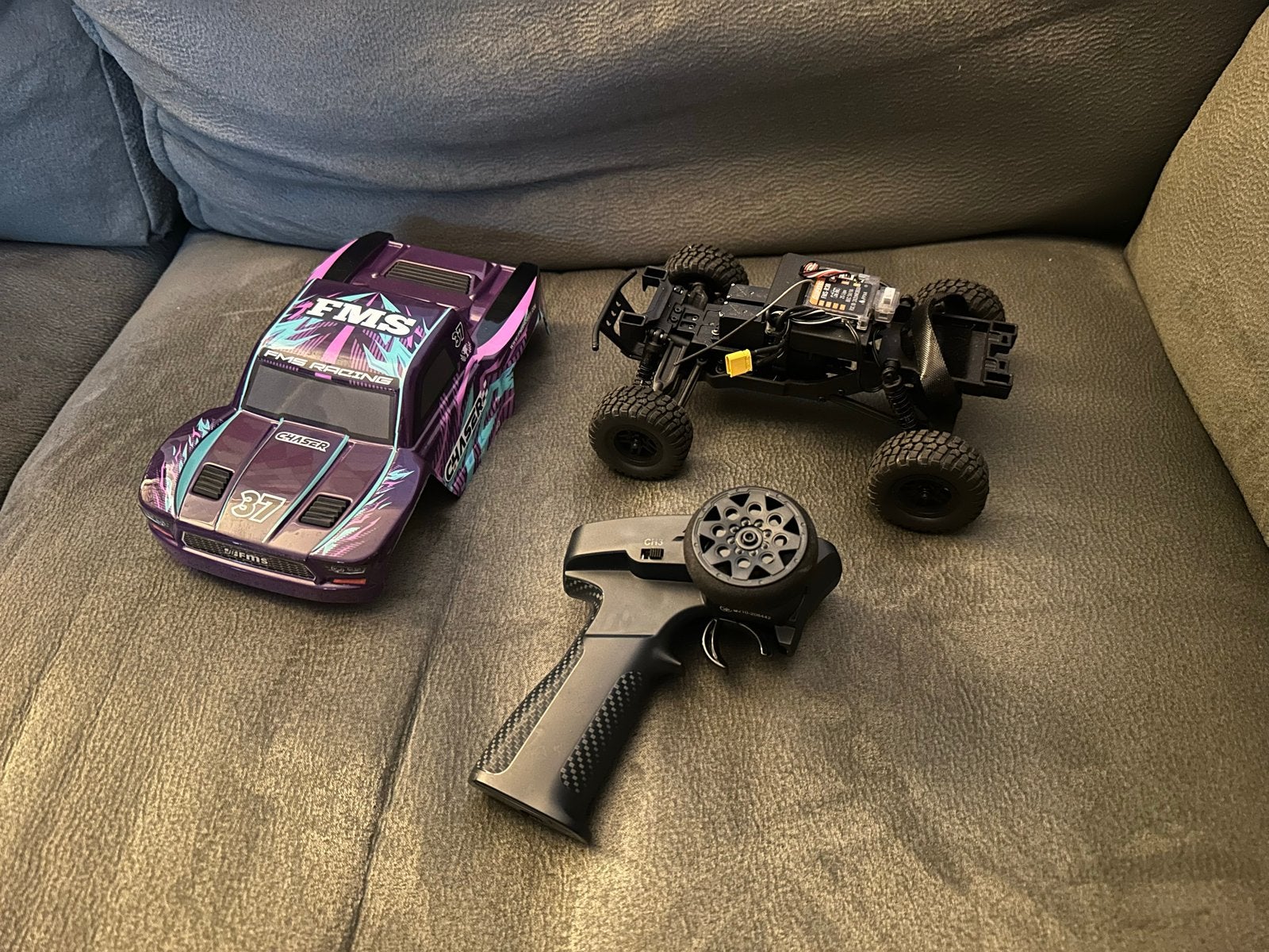 FMS FSC24 Chaser RC Auto - Compleet met Afstandsbediening, Hobby en Vrije tijd, Elektro, Auto offroad, Ophalen of Verzenden, Zo goed als nieuw