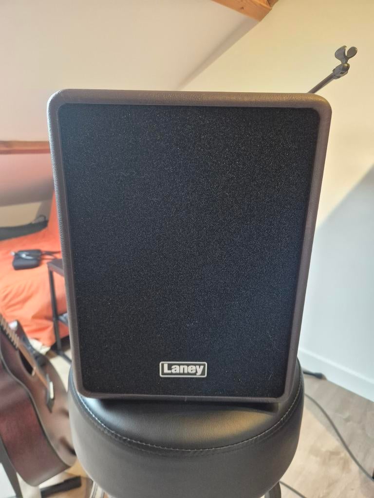 Laney A-Fresco 2 akoestische gitaarversterker op accu ZGAN, Ophalen of Verzenden, Zo goed als nieuw, Gitaar, 50 tot 100 watt