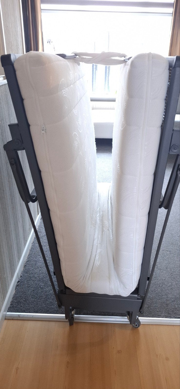 Opvouwbaar logeerbed met matras spiraalbodem, Ophalen, Verstelbaar, 90 cm, Eenpersoons