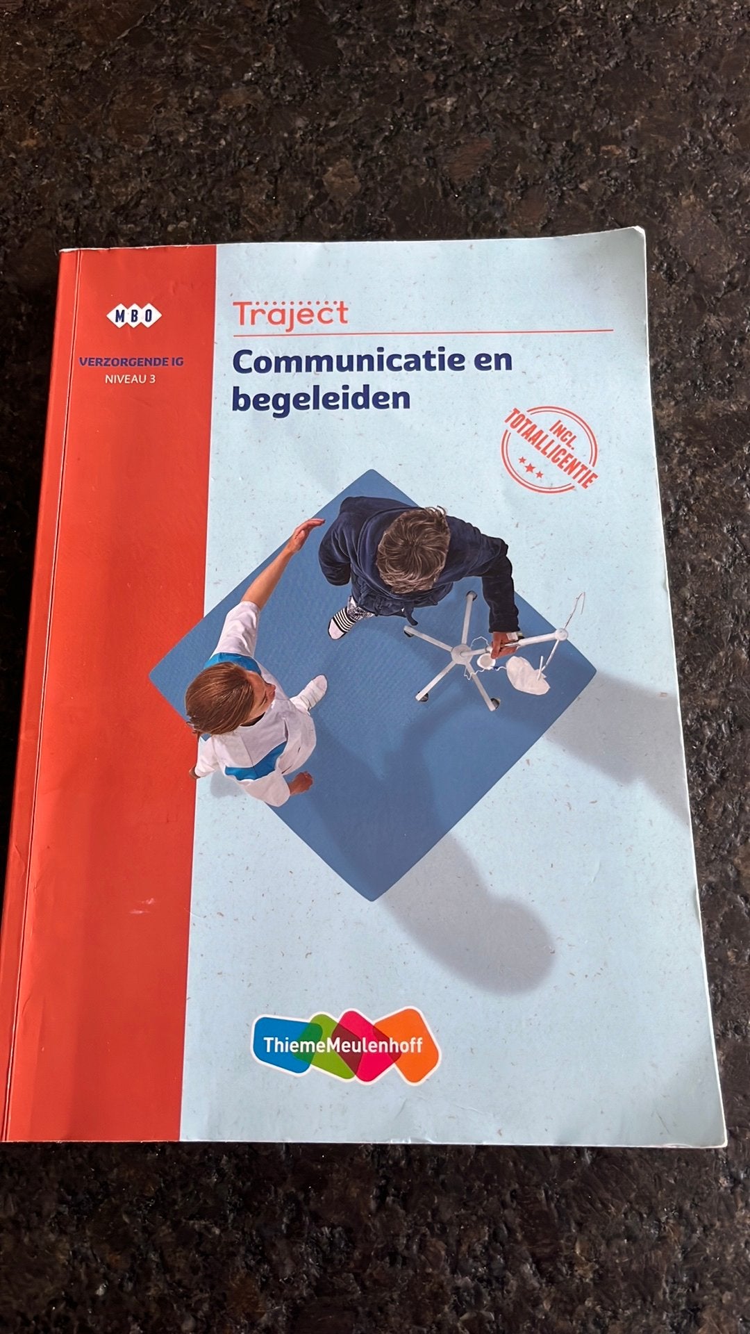 Verzorgende IG   Communicatie en begeleiden, Boeken, Ophalen of Verzenden, Beta, Zo goed als nieuw, MBO