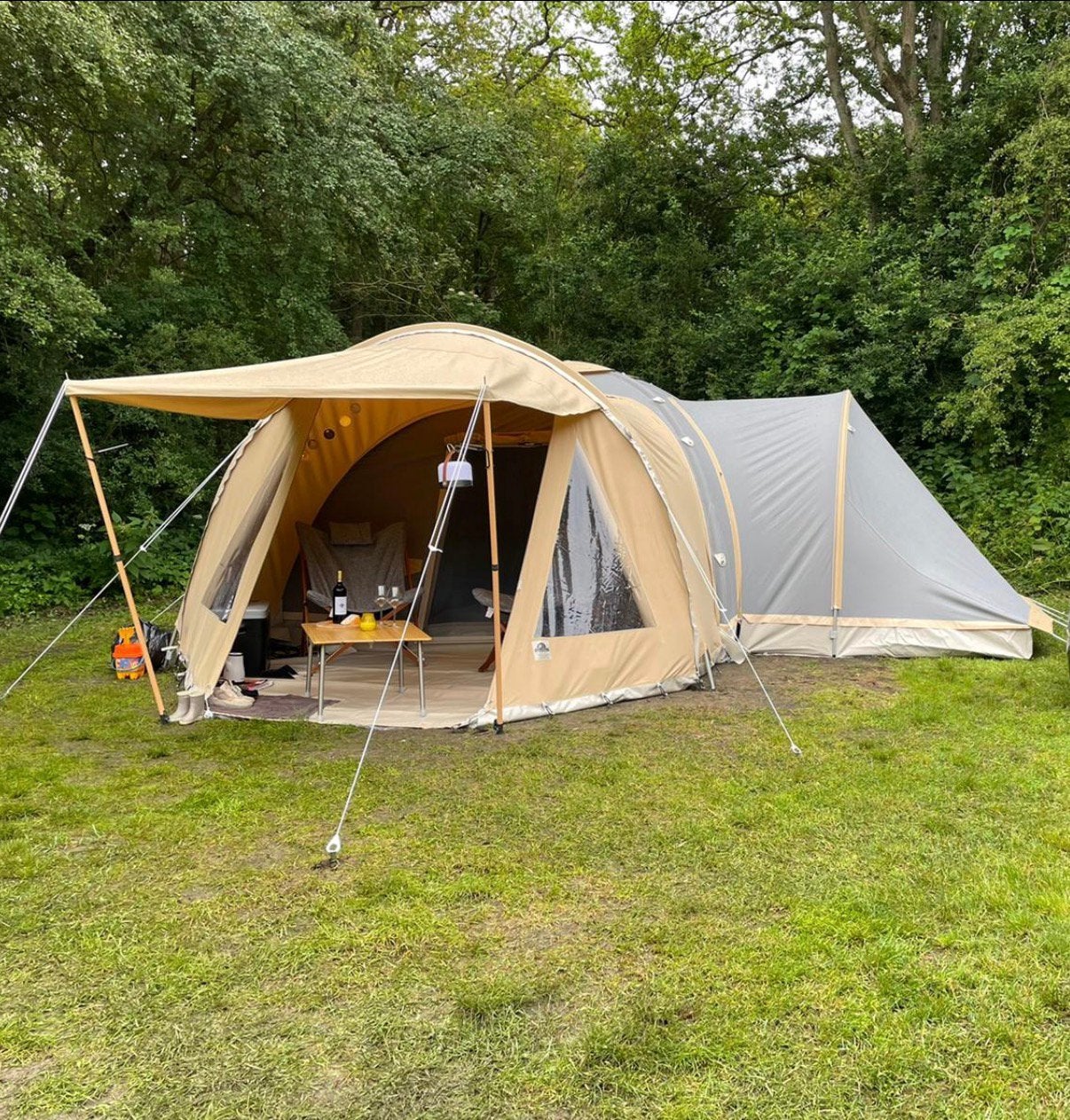 Karsten Tent 350 met slaapaanbouw (2021) zgan, Ophalen