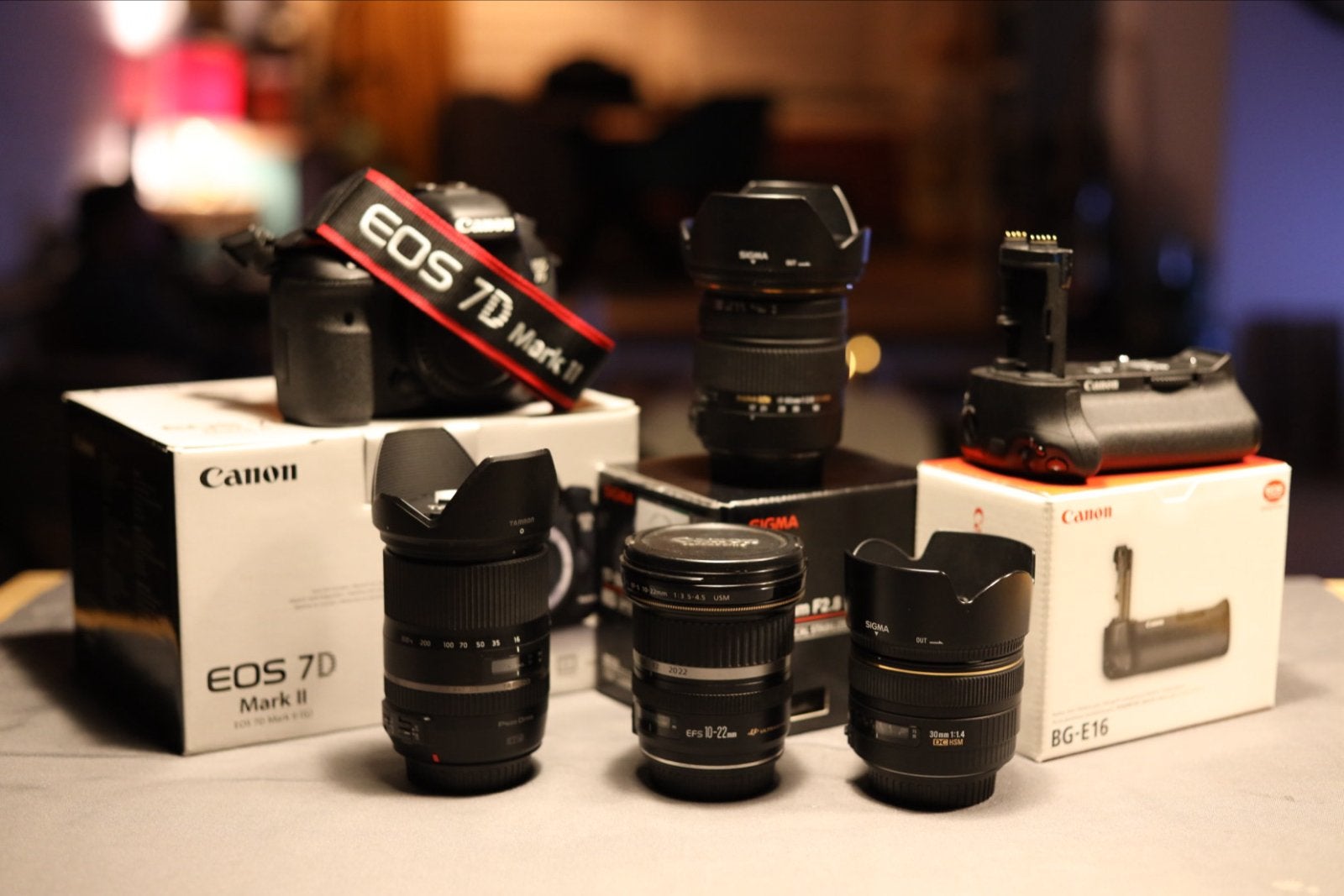 Canon EOS 7D Mark II met diverse lenzen en accessoires, Spiegelreflex, Canon, Beeldstabilisatie, Ophalen of Verzenden