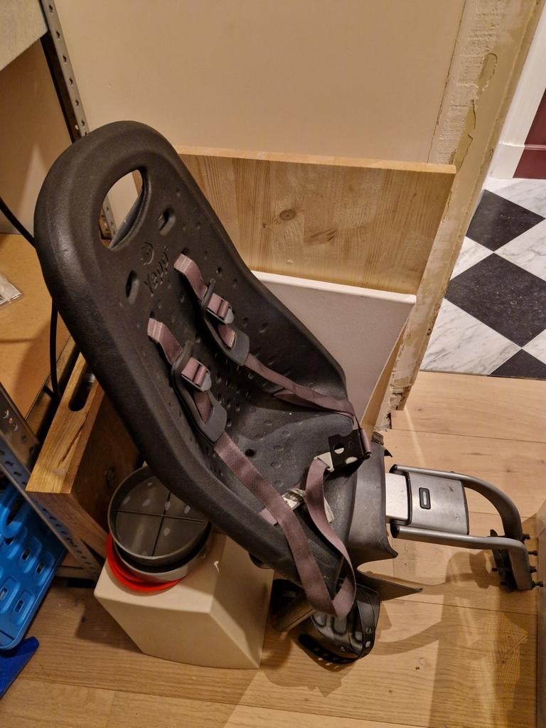 Thule Yepp Maxi Fietsstoeltje achter - Zadelbuisbevestiging, Fietsen en Brommers, Fietsaccessoires | Fietsstoeltjes, Ophalen, Achterzitje