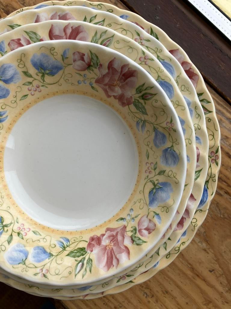 Churchill servies, Ophalen of Verzenden, Zo goed als nieuw, Bord(en), Overige stijlen