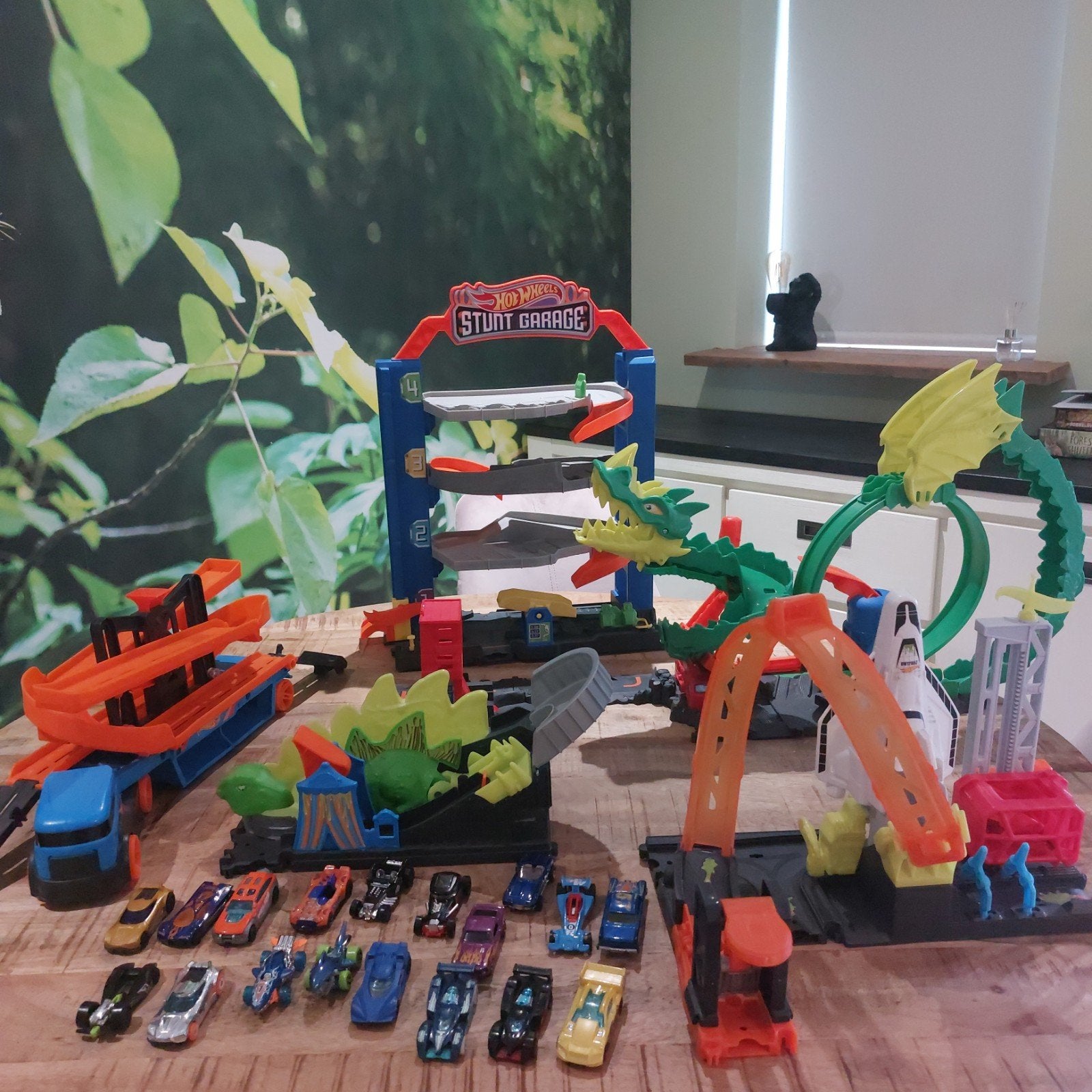 Grote Hot Wheels set met meerdere banen en auto's, Ophalen, Gebruikt