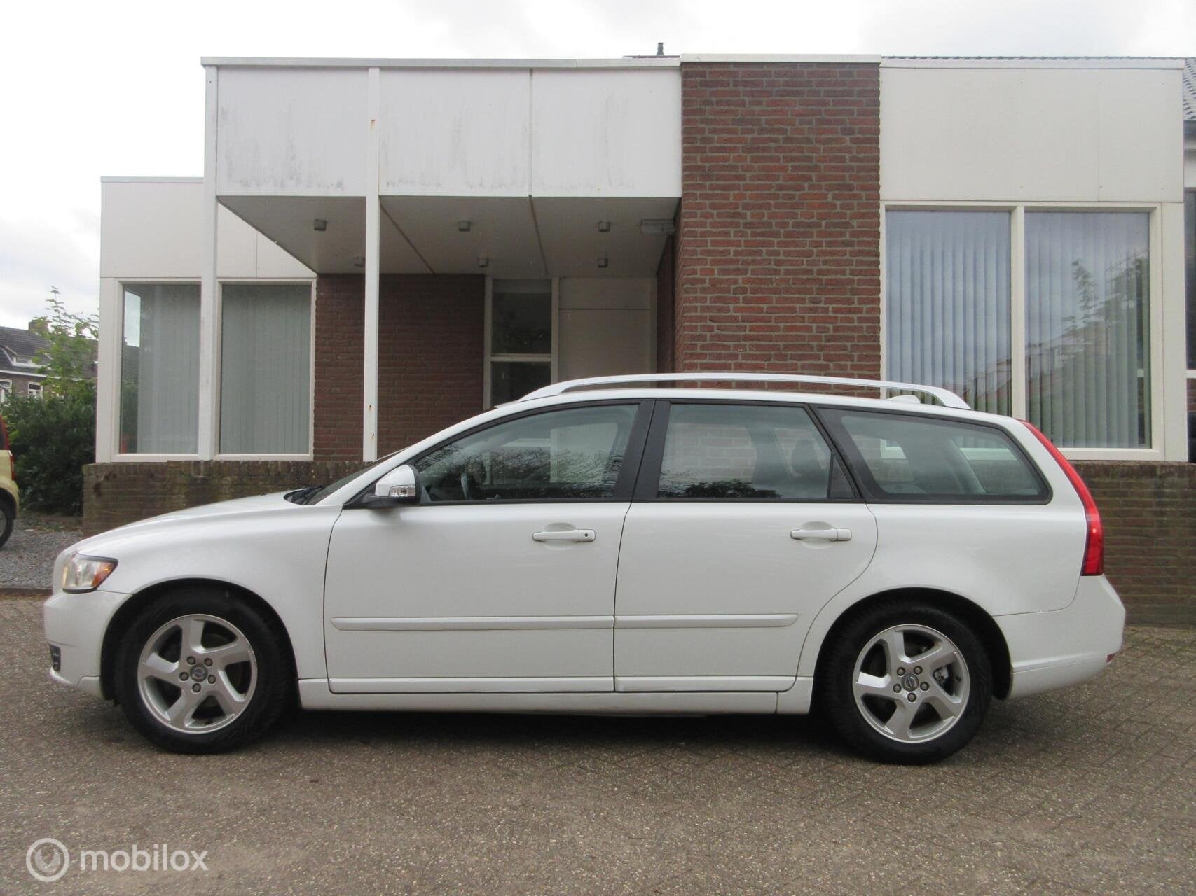 Volvo V50 1.6 D2 S/S R-Design Pro Edition Diesel 329848 Km, Auto's, Volvo, Voorwielaandrijving, Euro 5, Stof, Gebruikt
