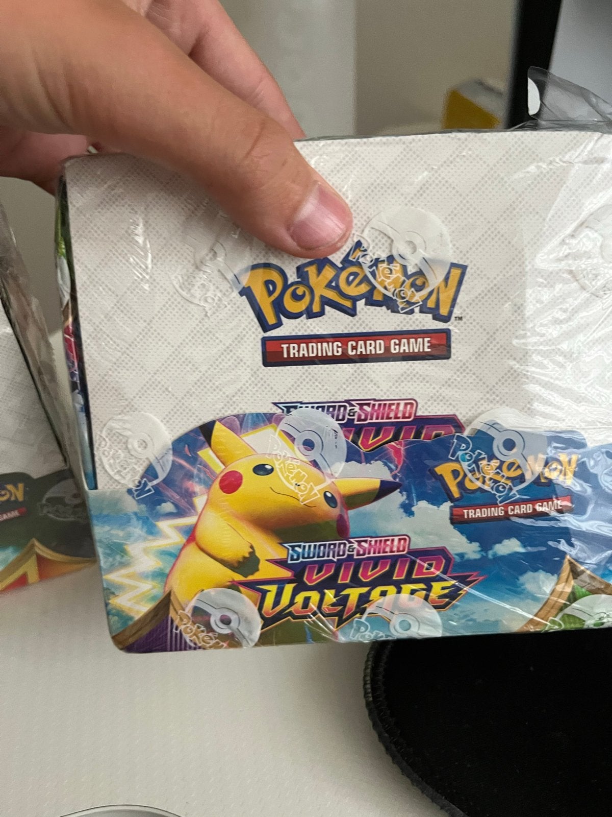 Pokémon TCG: Sword & Shield Vivid Voltage Booster Box, Ophalen, Nieuw, Boosterbox