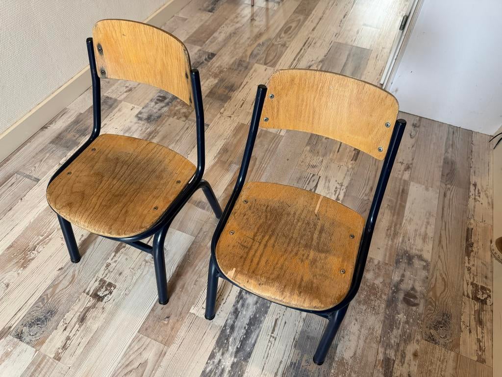 Set van 2 vintage schoolstoeltjes - Hout en (blauw) Metaal, Huis en Inrichting, Stoelen, Ophalen, Vintage, retro, Gebruikt, Twee