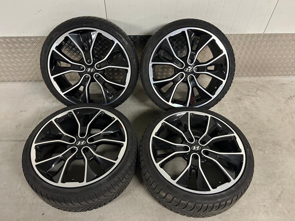 Originele Hyundai I30N I30 N 19inch velgen Nexen winter TPMS, Auto-onderdelen, Banden en Velgen, Gebruikt, Banden en Velgen, Winterbanden