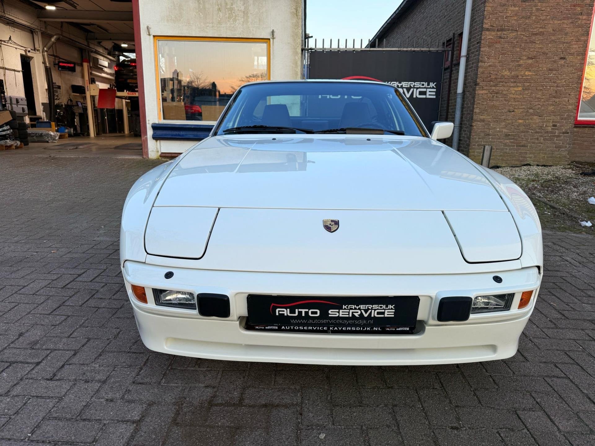 Porsche 944 2.5 Coupé AUTOMAAT, Auto's, Automaat, Dealer onderhouden, Achterwielaandrijving, Gebruikt