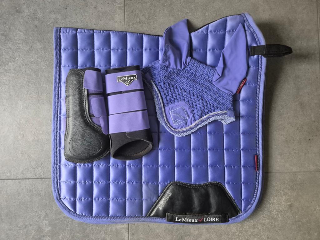 LeMieux Loire setje, Dieren en Toebehoren, Paarden en Pony's | Dekens en Dekjes, Dressuurdekje, Paars, Lemieux, Full (L)