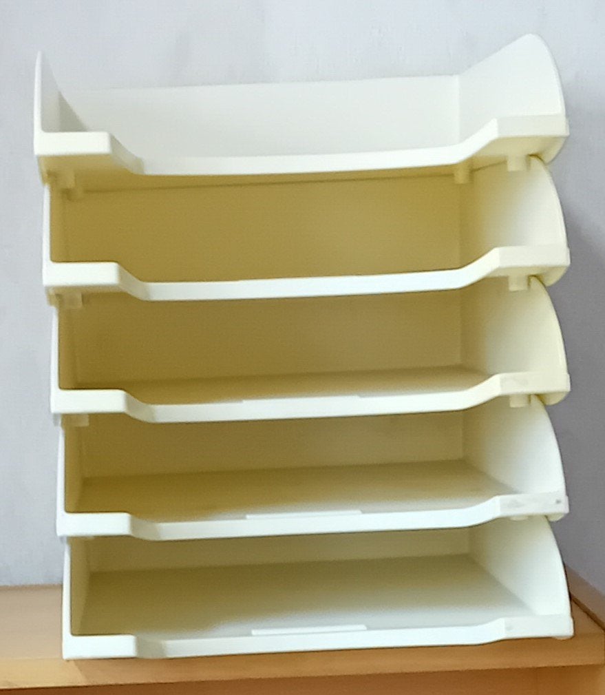 Te Koop: 13 brievenbakken, formaat A4. , Diversen, Bureau-accessoires, Gebruikt, Ophalen of Verzenden