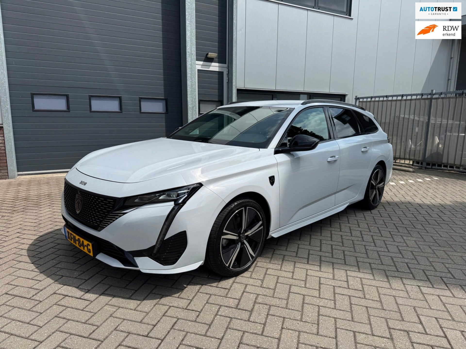 Peugeot 308 SW 1.2 PureTech GT Automaat, Focal Sound, Alcant, Auto's, Gebruikt, 1199 cc, Wit, 3 cilinders