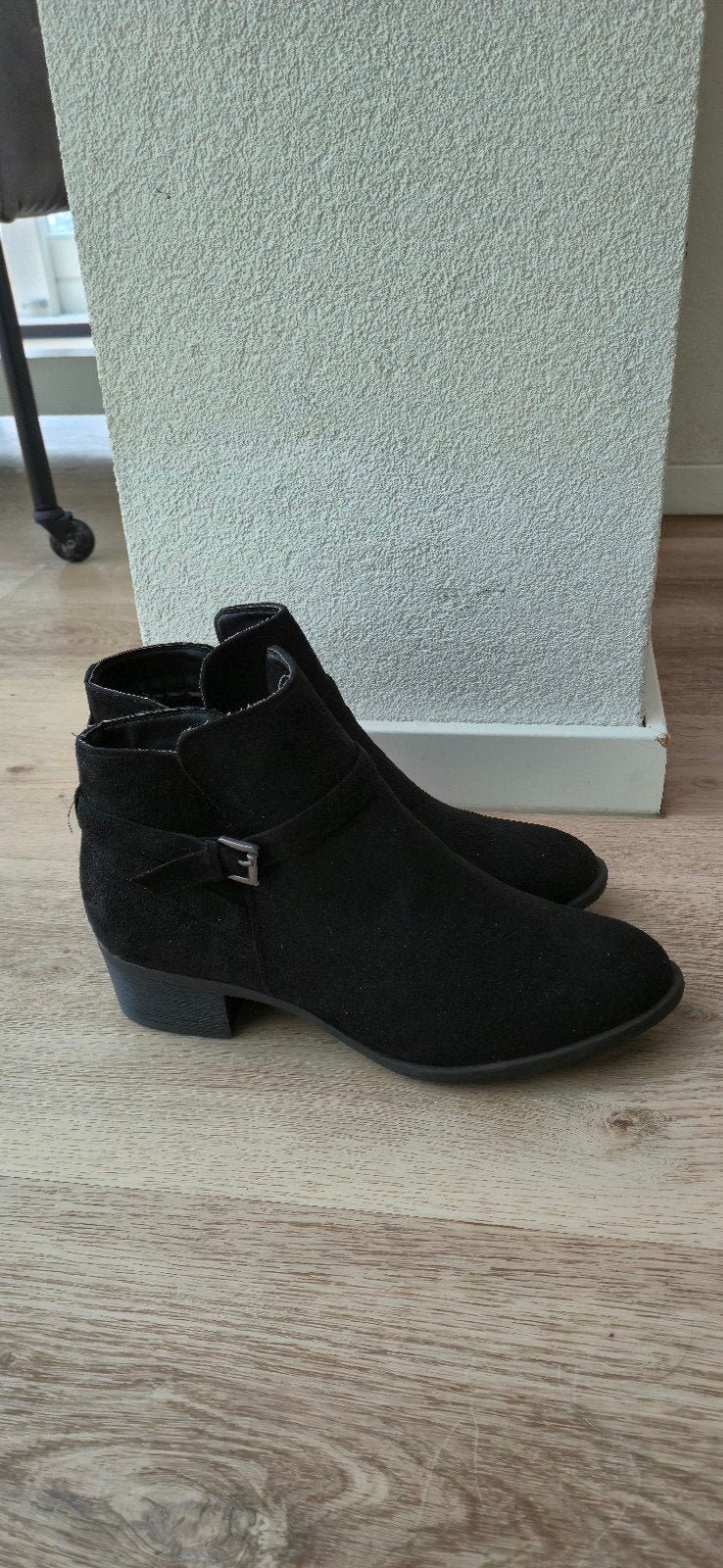 nieuw! zwarte enkellaarsjes mast 40/41, Ophalen of Verzenden, Nieuw, Zwart