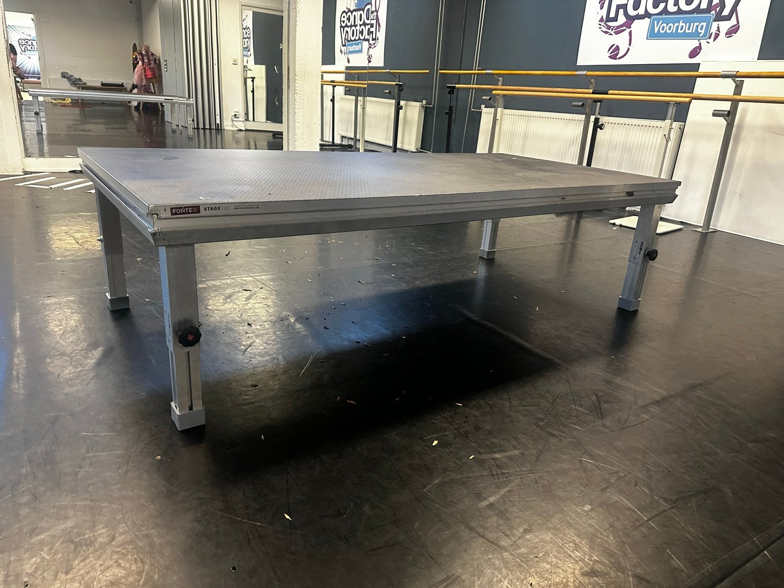 Fortex podiumdeel met verstelbare poten (40-60 cm), Ophalen, Gebruikt