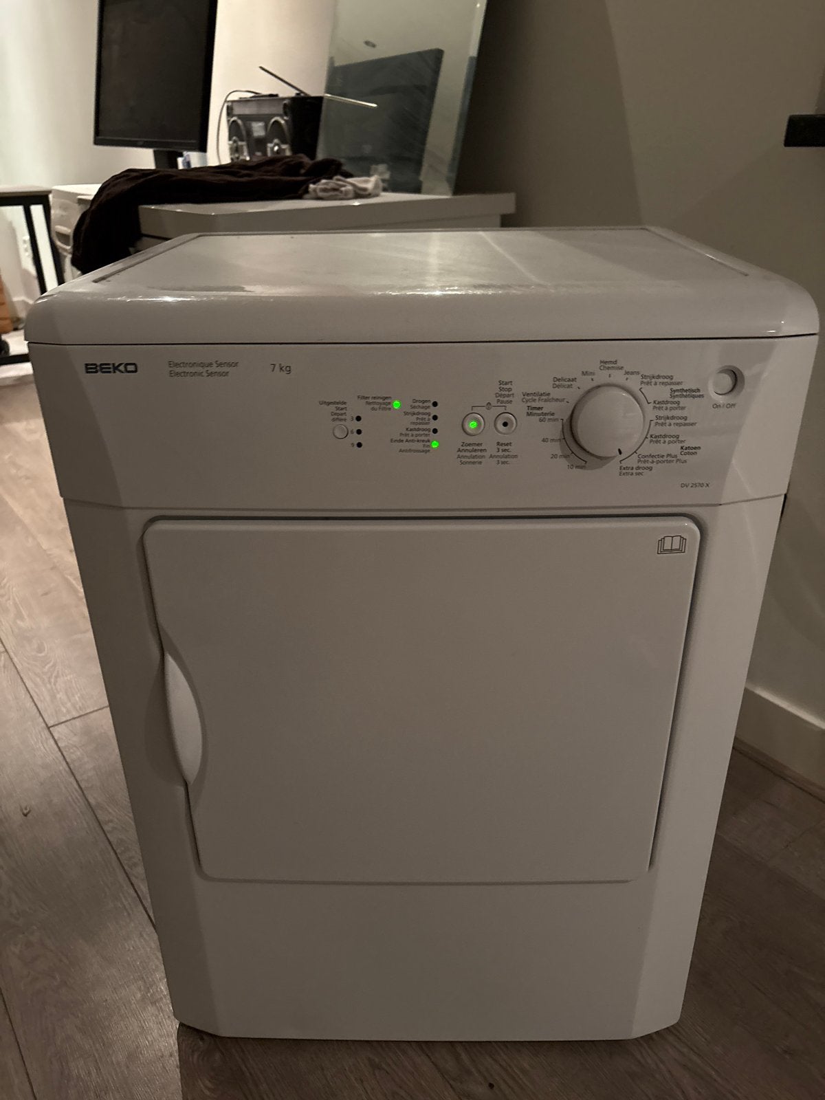 Droger, Witgoed en Apparatuur, Ophalen, 6 tot 8 kg, Gebruikt, Luchtafvoer