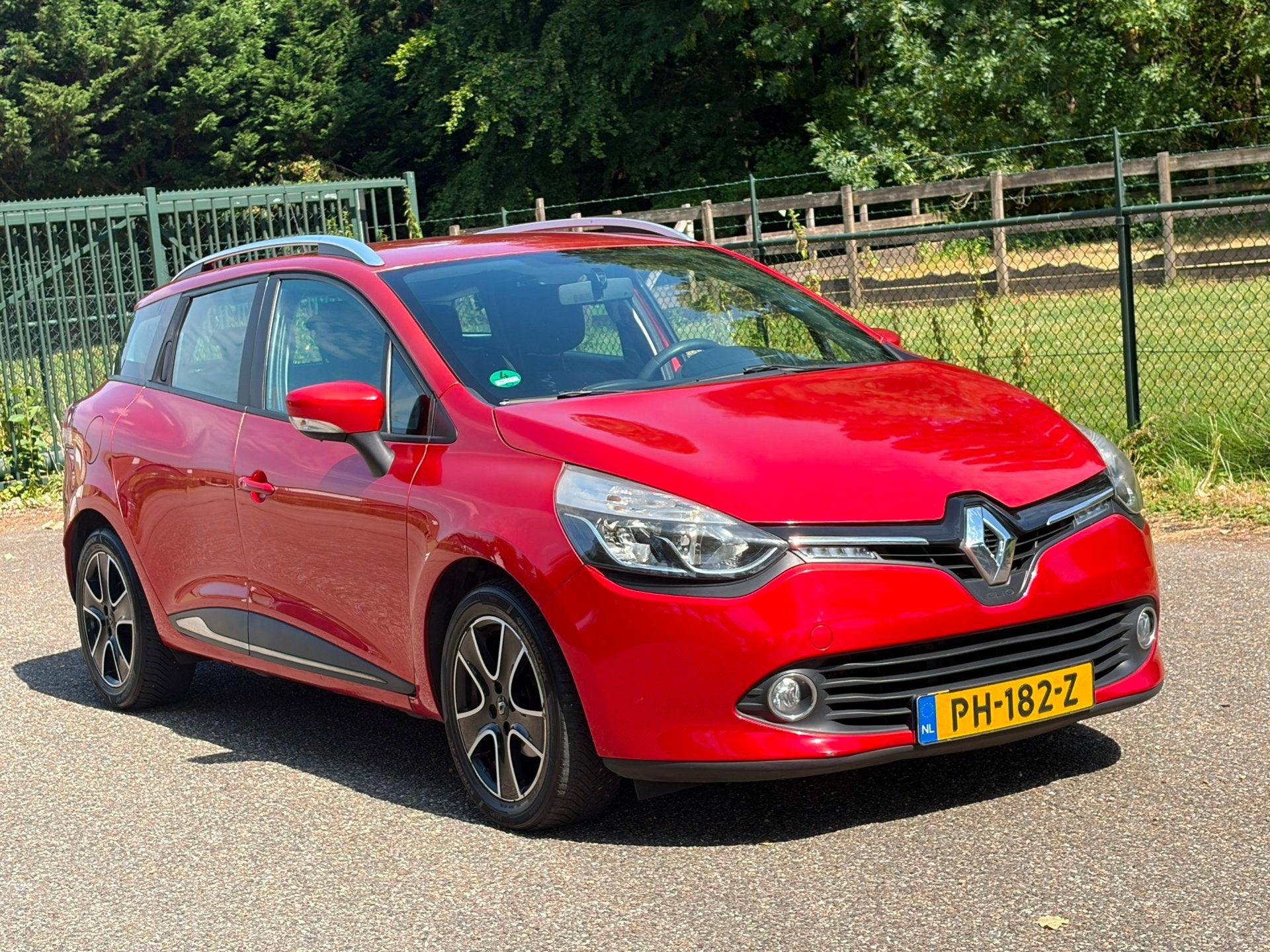 Renault Clio Estate 0.9 TCe Dynamique /Trekhaak/Navi/, Voorwielaandrijving, Handgeschakeld, 90 pk, Start-stop-systeem
