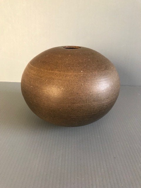 Keramiek 'bol' vaas / object, Ophalen of Verzenden, Object, Steen/keramiek, Gemerkt