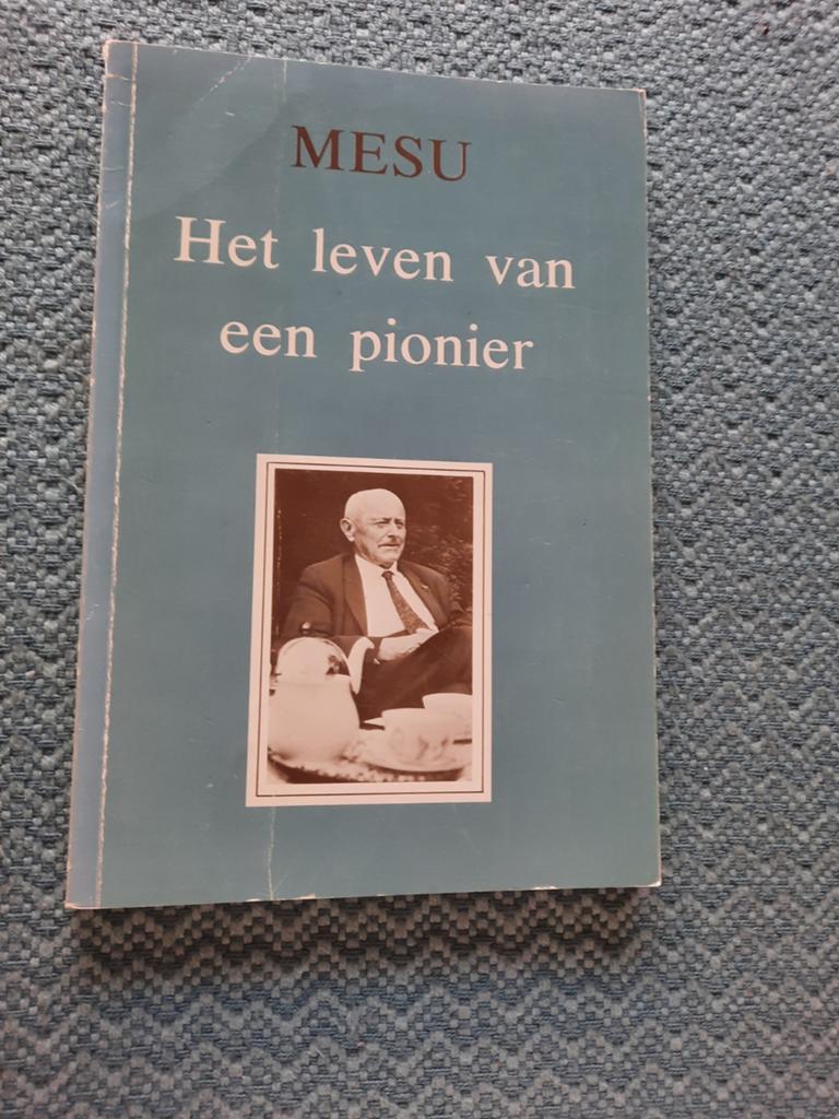 MESU: Het leven van een pionier - Geïllustreerd paperback, Ophalen of Verzenden