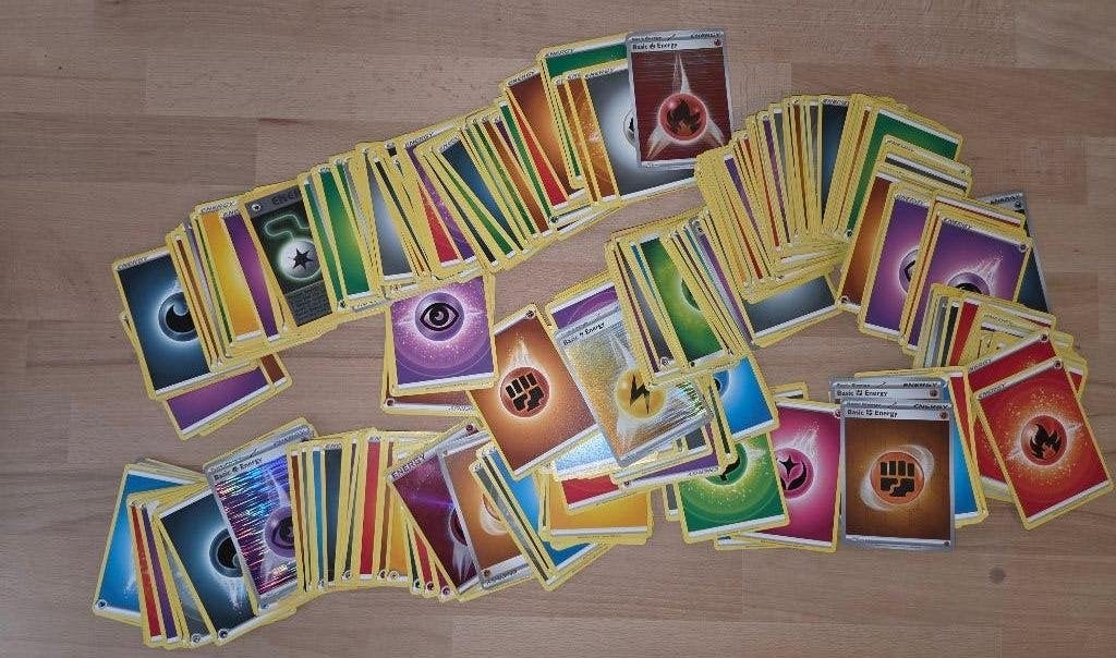 Pokémon Energy Kaarten – 500 stuks, Hobby en Vrije tijd, Verzamelkaartspellen | Pokémon, Ophalen of Verzenden, Zo goed als nieuw