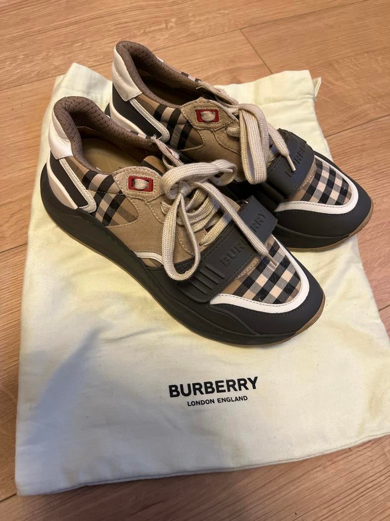 Burberry sneakers, maat 38 ORIGINEEL ZGAN, Ophalen of Verzenden, Gedragen, Bruin, Sneakers of Gympen
