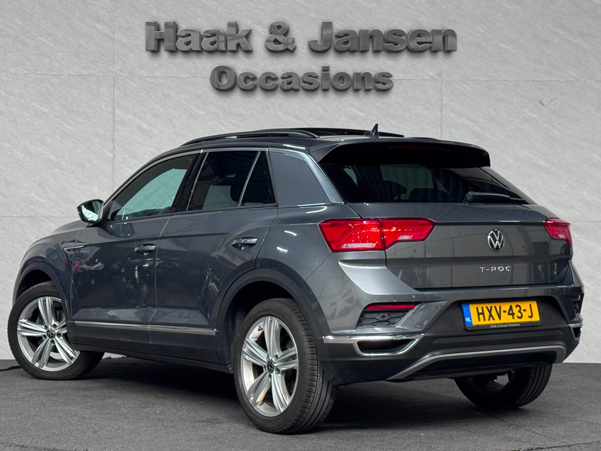 Volkswagen T-ROC 1.5 TSI Sport Business R Panoramadak ACC La, Auto's, Volkswagen, 1254 kg, 4 cilinders, 150 pk, Leder en Stof