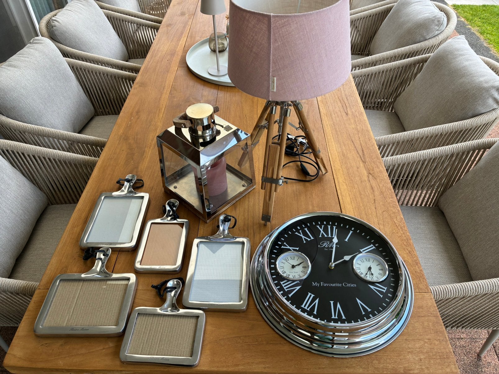 Riviera Maison lamp, klok, fotolijstjes, windlicht, Ophalen of Verzenden, Zo goed als nieuw, Wandklok