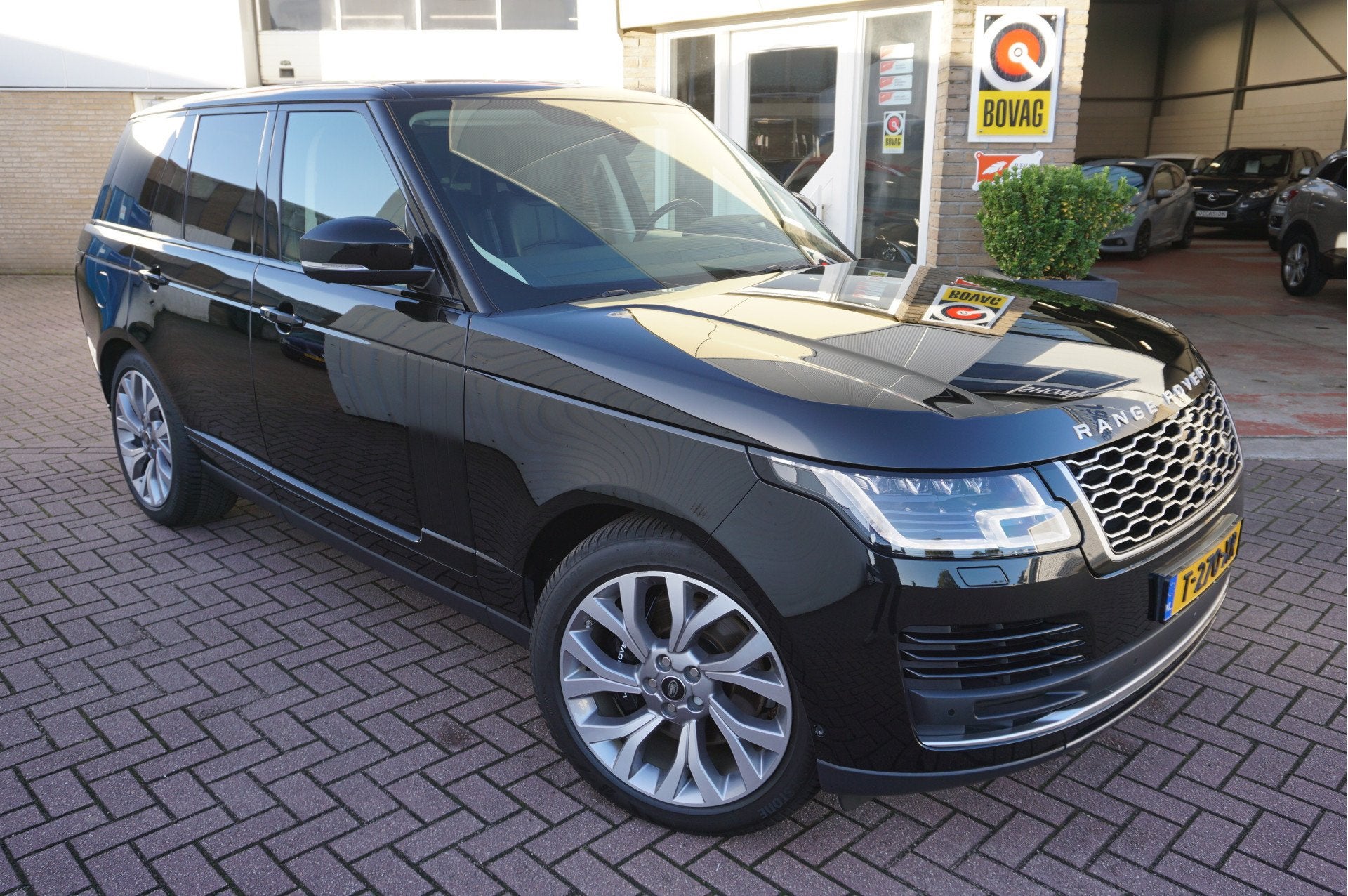 Land Rover Range Rover 2.0 P400e Vogue (bj 2019, automaat), Auto's, Automaat, Gebruikt, Zwart, 4 cilinders