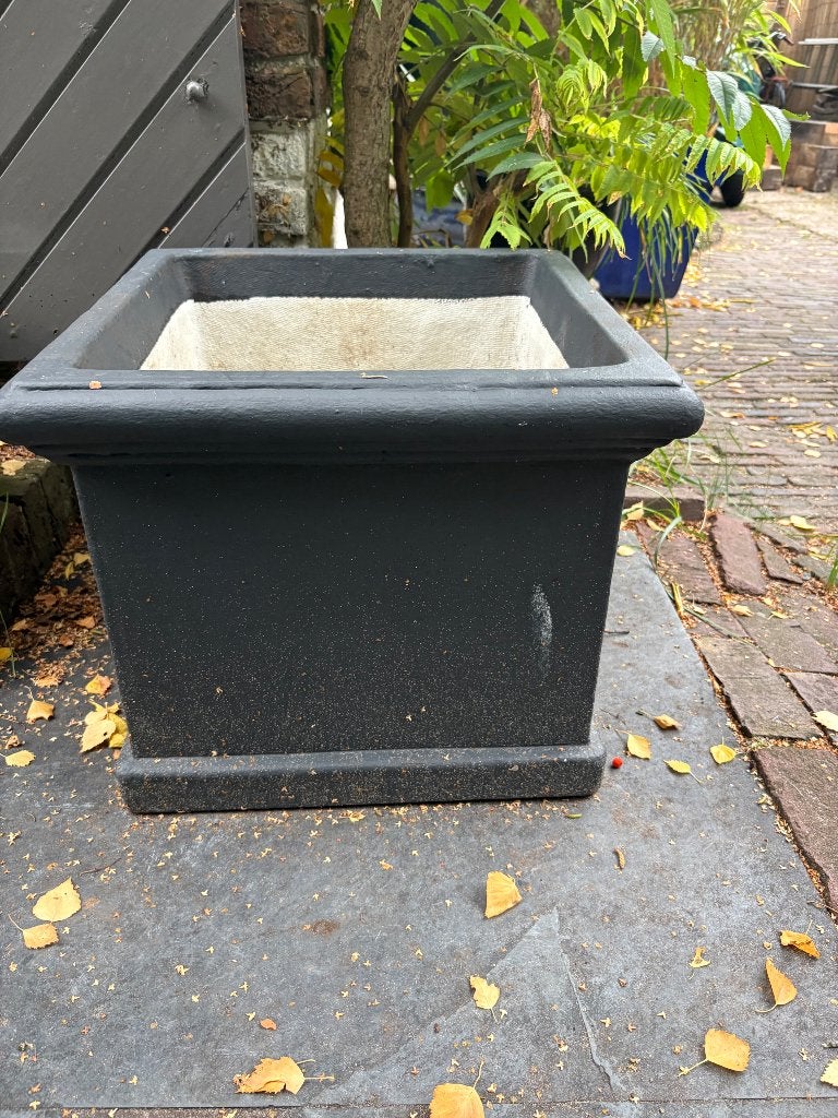Grote stenen plantenpot, 25 tot 40 cm, Steen, Gebruikt, Vierkant
