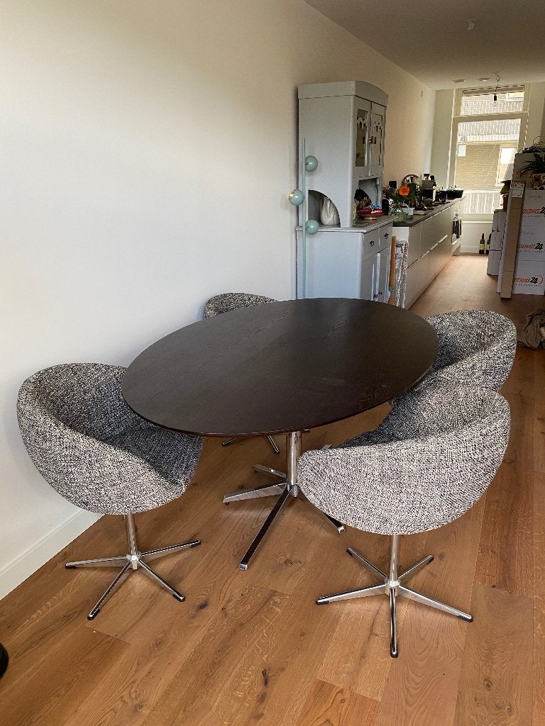 Draaibare bouclé Eetkamerstoelen 4 stuks als nieuw!, Ophalen, Overige kleuren, Zo goed als nieuw, Stof
