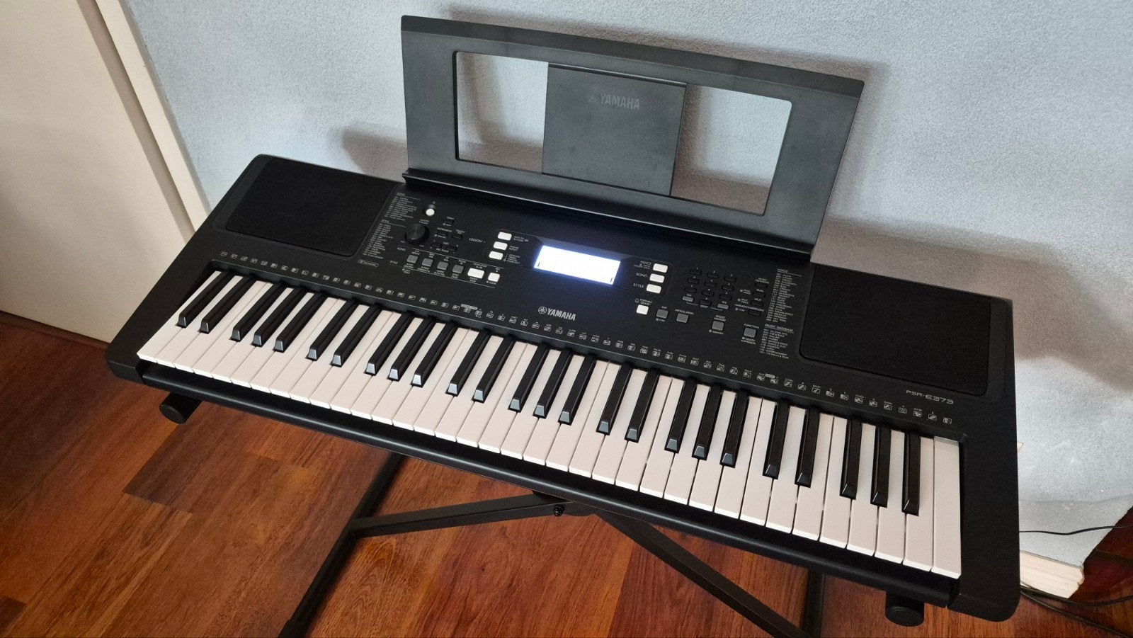 Yamaha PSR-E373 Keyboard, Ophalen, 61 toetsen, Yamaha, Met standaard