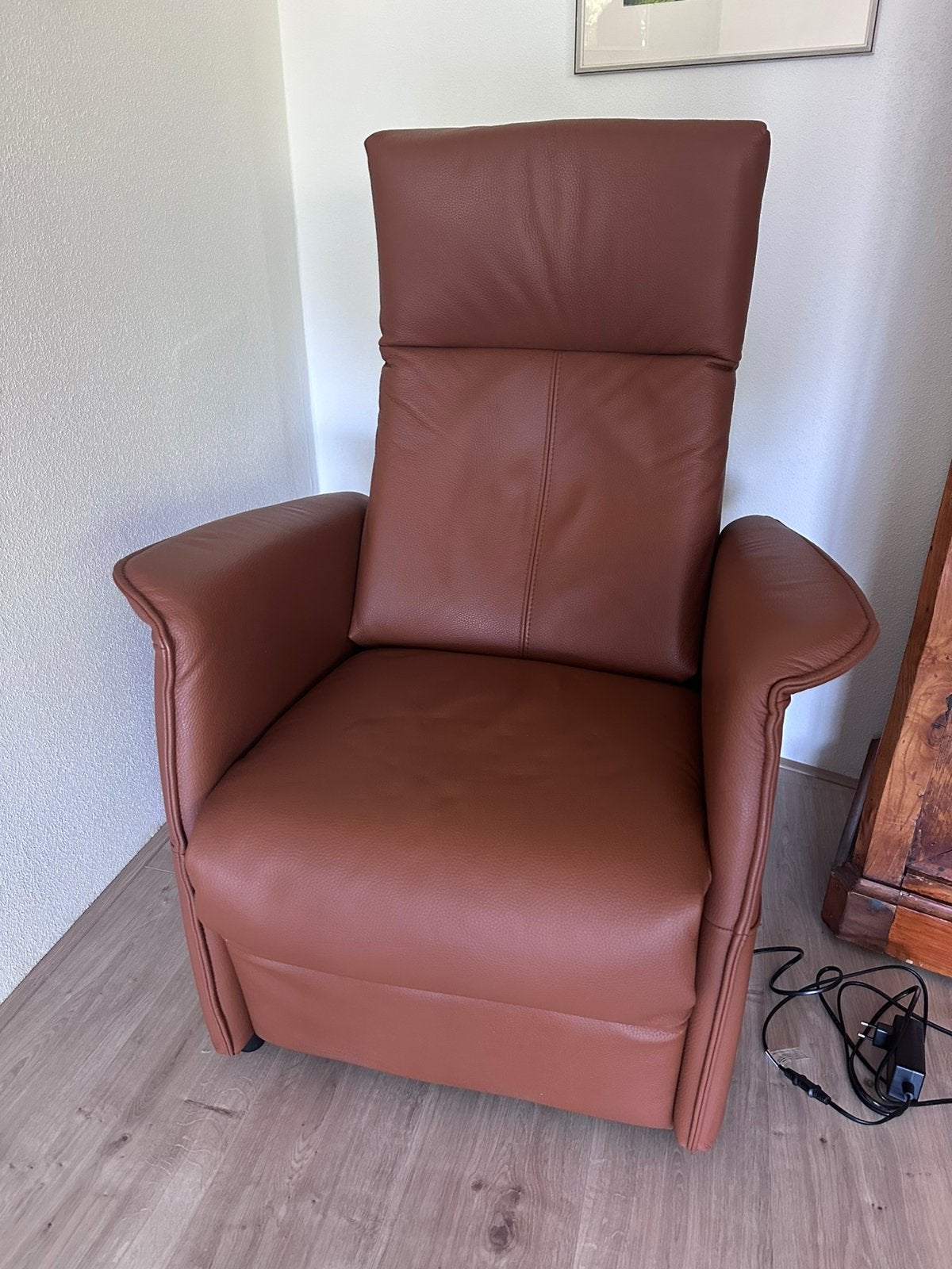 TE KOOP: sta op stoel / relaxstoel ZGAN, Ophalen, Minder dan 75 cm, Leer, Zo goed als nieuw